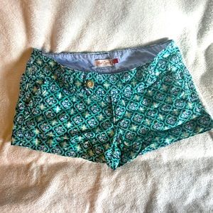 Red Camel shorts with cute design size 0.